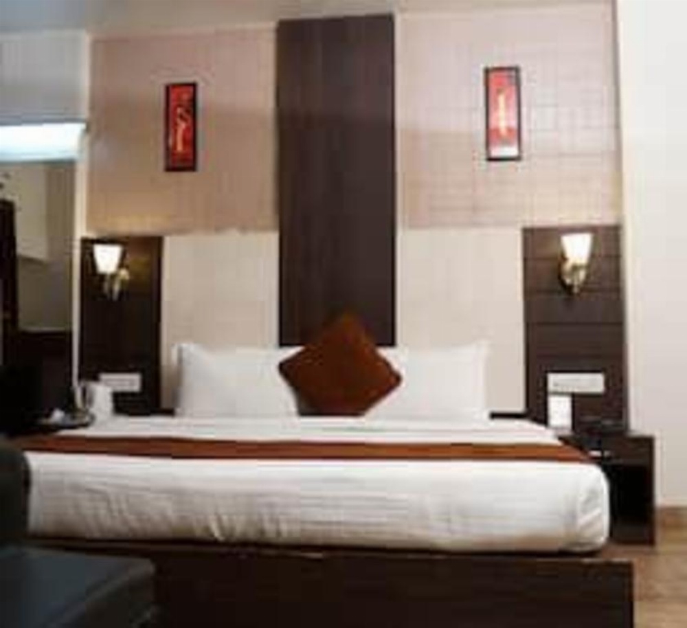 Room image 2